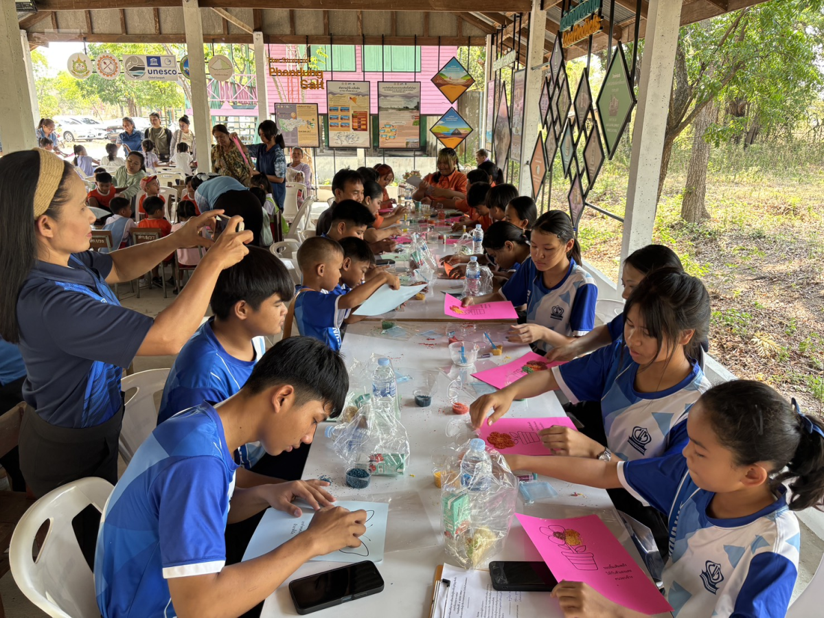 กองการศึกษาฯ เทศบาลตําบลพันดุง  จัดโครงการพัฒนาศักยภาพการศึกษาเรียนรู้ท่องเที่ยวภูมิปัญญาท้องถิ่น ประจำปีงบประมาณ 2569 ณ ศูนย์ท่องเที่ยวและการเรียนรู้อาชีพอำเภอขามทะเลสอ (โรงเรียนบ้านหนองสะแก) ศูนย์เรียนรู้ชุมชน Khorat Geopark.