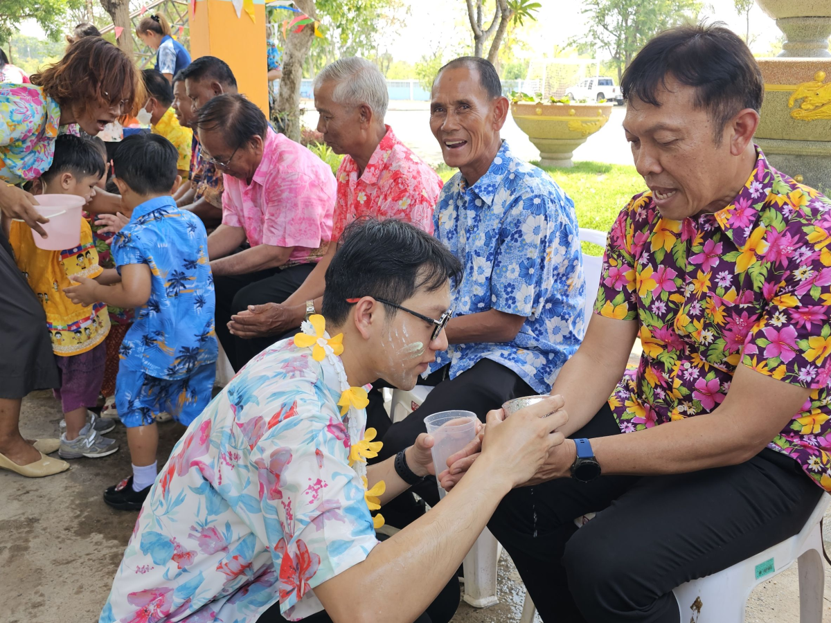 เทศบาลตำบลพันดุง จัดกิจกรรมโครงการอนุรักษ์สืบสานประเพณีสงกรานต์วันผู้สูงอายุ "สืบสานประเพณีสงกรานต์และวันกตัญญูผู้สูงอายุ" ประจำปีพุทธศักราช 2569