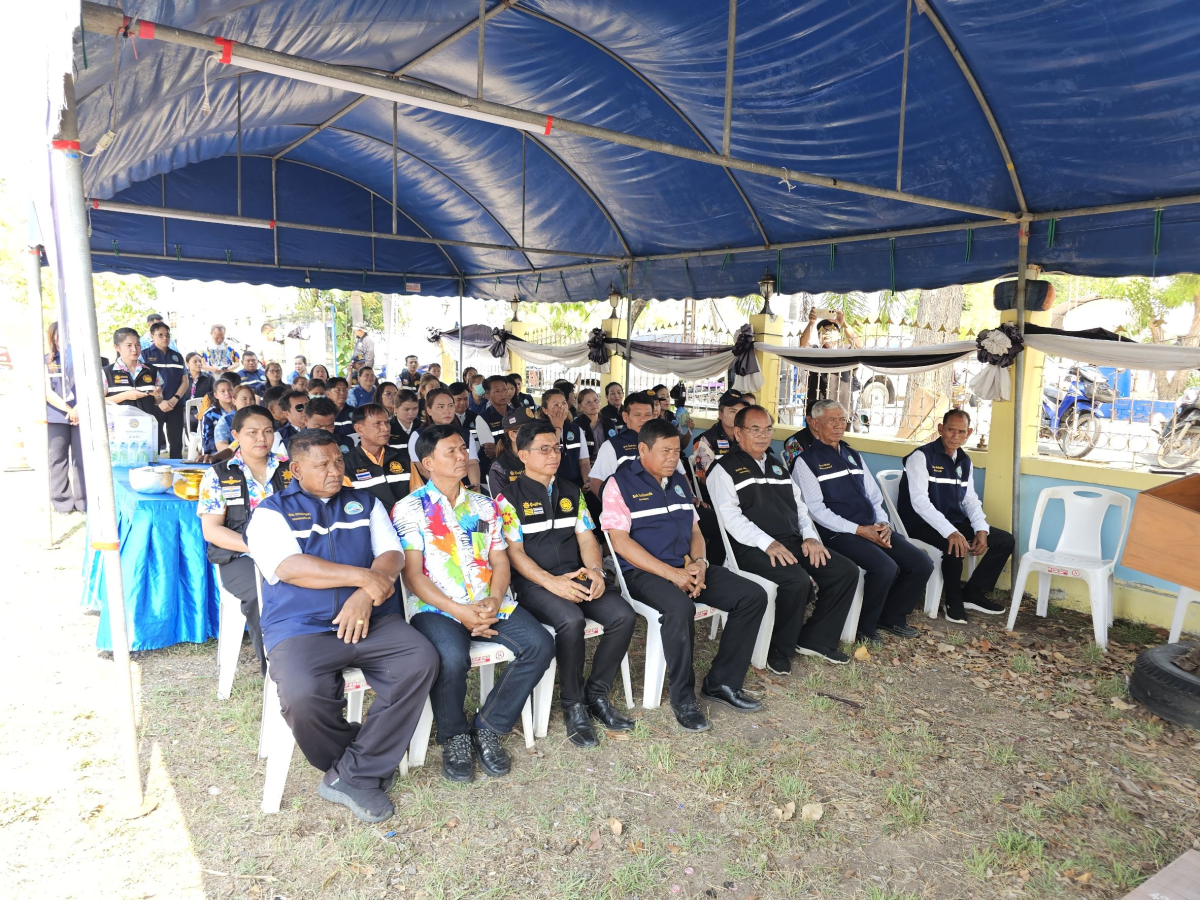 วันที่ 10 เมษายน 2569 นายสมภพ มุกดาสนิท นายอำเภอขามทะเลสอ เป็นประธานในพิธีเปิด จุดรวมบริการประชาชน เทศบาลตำบลพันดุง เทศกาลสงกรานต์ ประจำปีพ.ศ. 2569  ณ บริเวณหน้าสำนักงานเทศบาลตำบลพันดุง