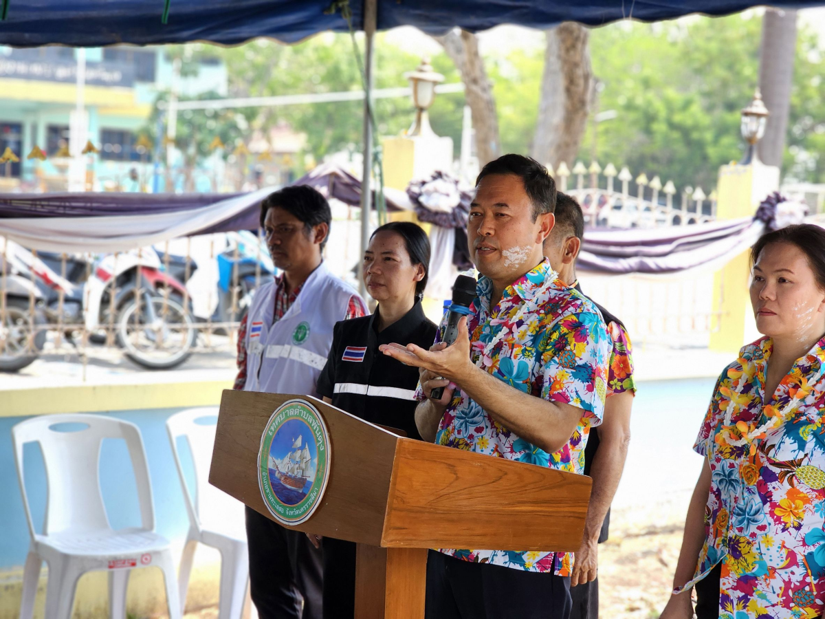 วันที่ 10 เมษายน 2569 นายสมภพ มุกดาสนิท นายอำเภอขามทะเลสอ เป็นประธานในพิธีเปิด จุดรวมบริการประชาชน เทศบาลตำบลพันดุง เทศกาลสงกรานต์ ประจำปีพ.ศ. 2569  ณ บริเวณหน้าสำนักงานเทศบาลตำบลพันดุง