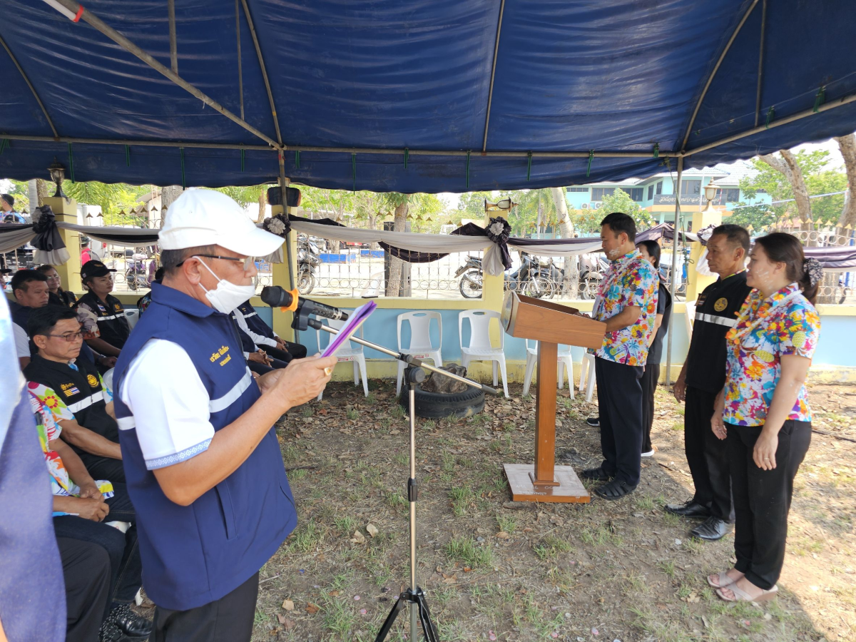 วันที่ 10 เมษายน 2569 นายสมภพ มุกดาสนิท นายอำเภอขามทะเลสอ เป็นประธานในพิธีเปิด จุดรวมบริการประชาชน เทศบาลตำบลพันดุง เทศกาลสงกรานต์ ประจำปีพ.ศ. 2569  ณ บริเวณหน้าสำนักงานเทศบาลตำบลพันดุง