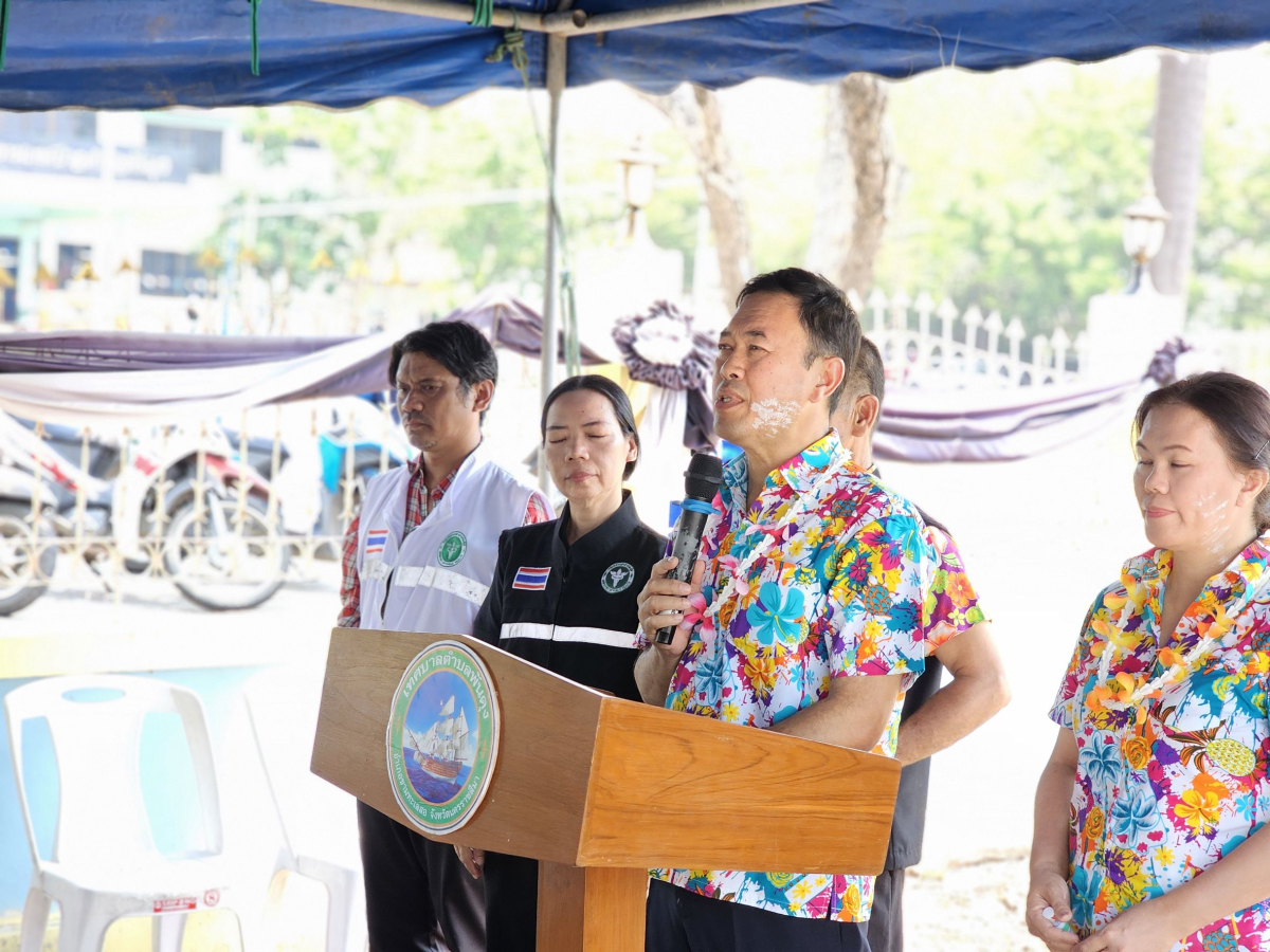 วันที่ 10 เมษายน 2569 นายสมภพ มุกดาสนิท นายอำเภอขามทะเลสอ เป็นประธานในพิธีเปิด จุดรวมบริการประชาชน เทศบาลตำบลพันดุง เทศกาลสงกรานต์ ประจำปีพ.ศ. 2569  ณ บริเวณหน้าสำนักงานเทศบาลตำบลพันดุง